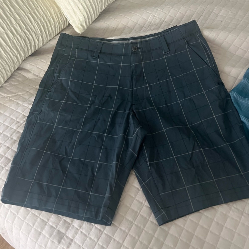 Under armor golf shorts size 36